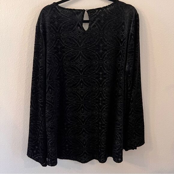 NWT CATO Blouse Size 18/20W Black Velvet Top Bell Sleeve Burn Out Plus Size - Picture 5 of 6